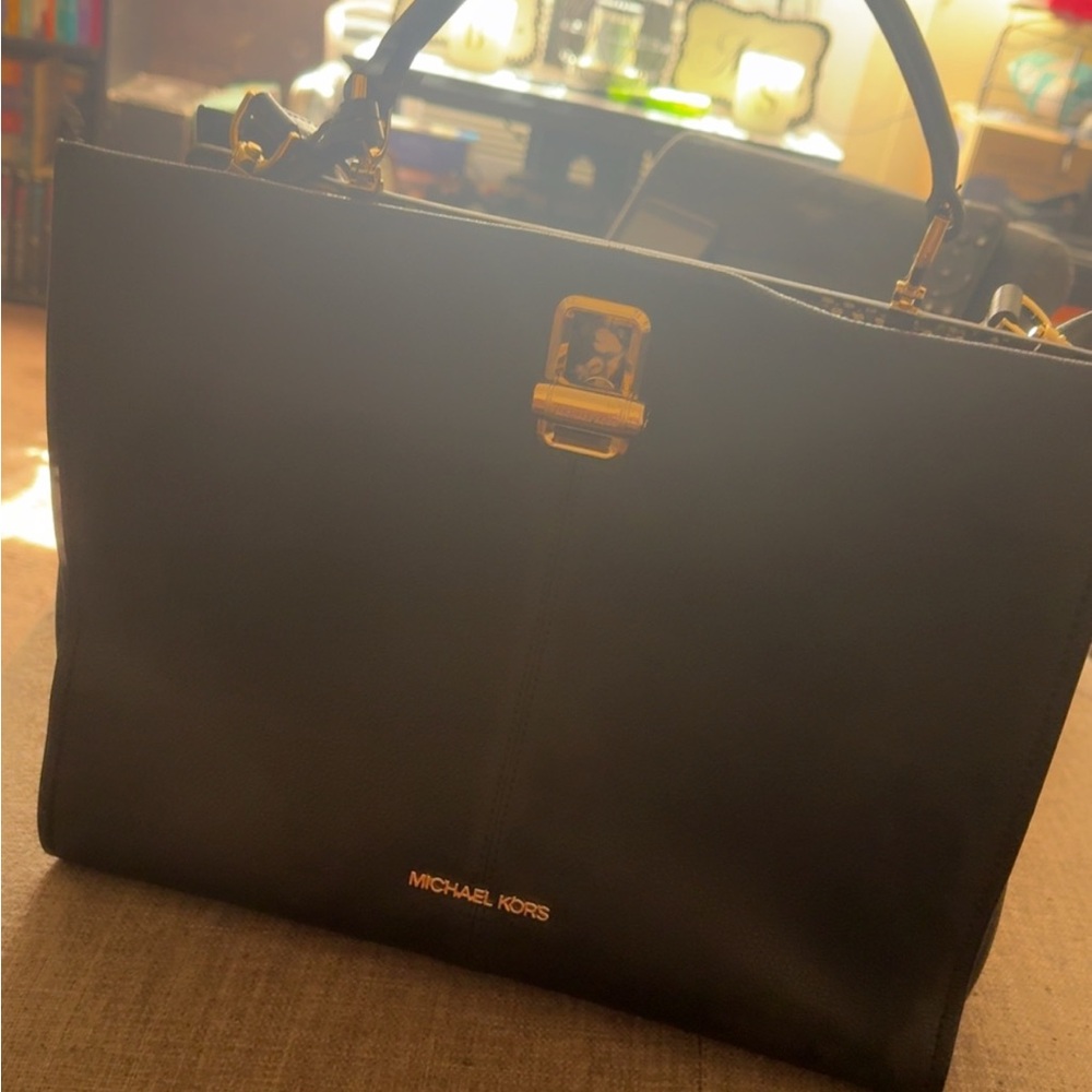 Michael Kors Black & Gold Penelope Large Leather Satchel - Picture 5 of 10